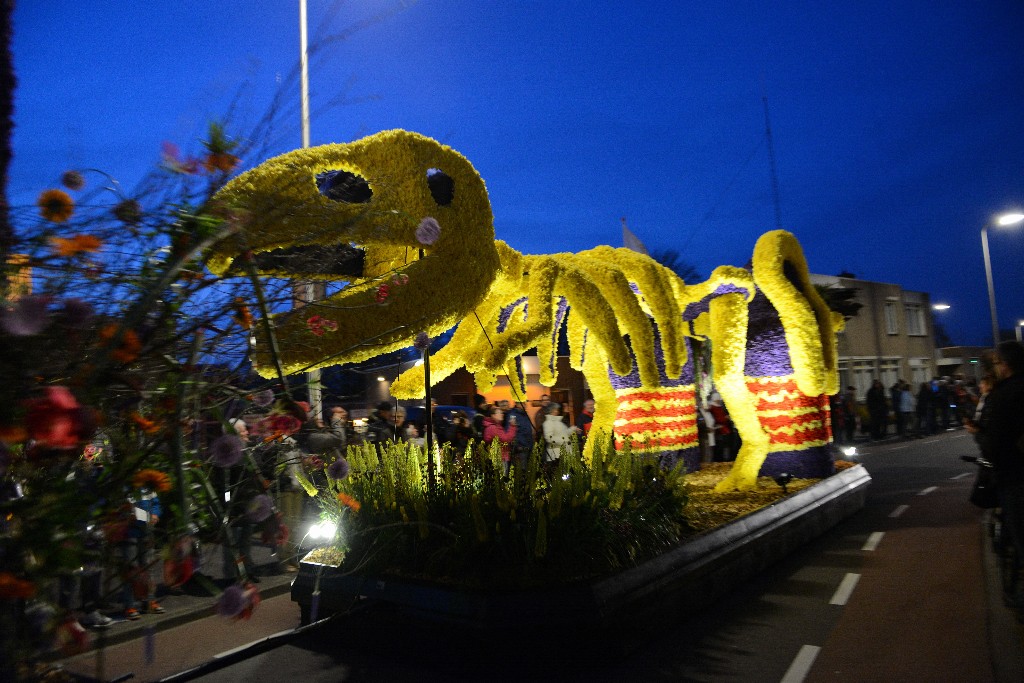 ../Images/Bloemencorso 2015 194.jpg